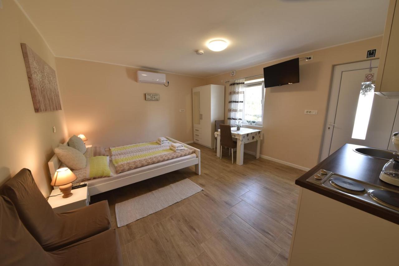 Lea Apartment คาสตาฟ ภายนอก รูปภาพ