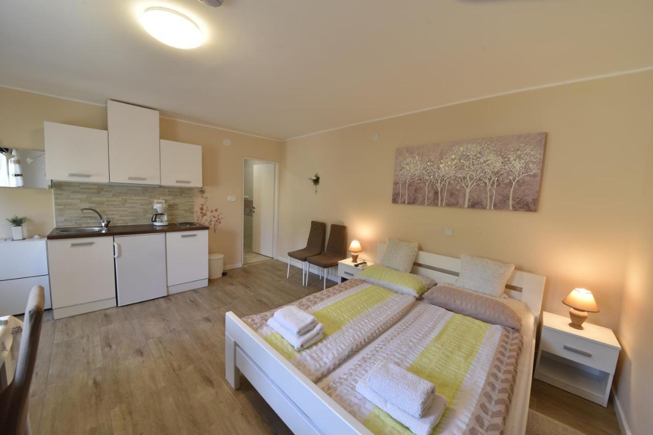 Lea Apartment คาสตาฟ ภายนอก รูปภาพ