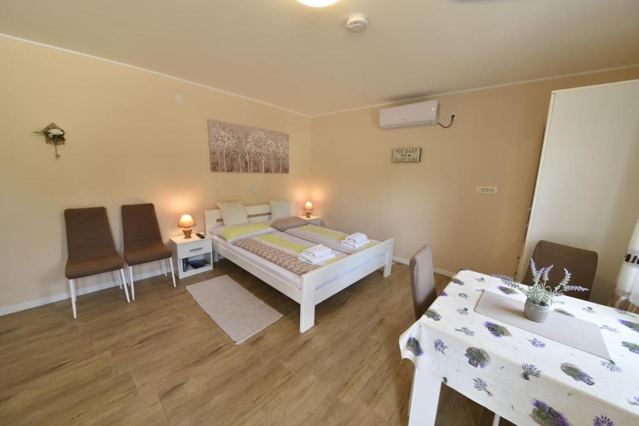 Lea Apartment คาสตาฟ ภายนอก รูปภาพ