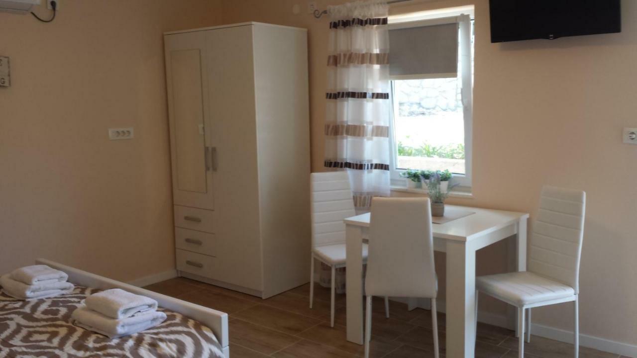 Lea Apartment คาสตาฟ ภายนอก รูปภาพ